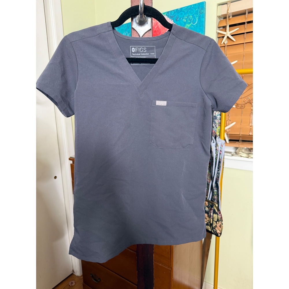 Figs Charcoal Catarina One Pocket Scrub Top